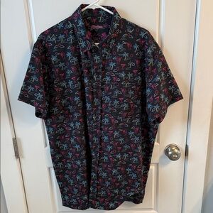 Retro rifle Black Multicolor Patterned Short Sleeve Shirt- like new